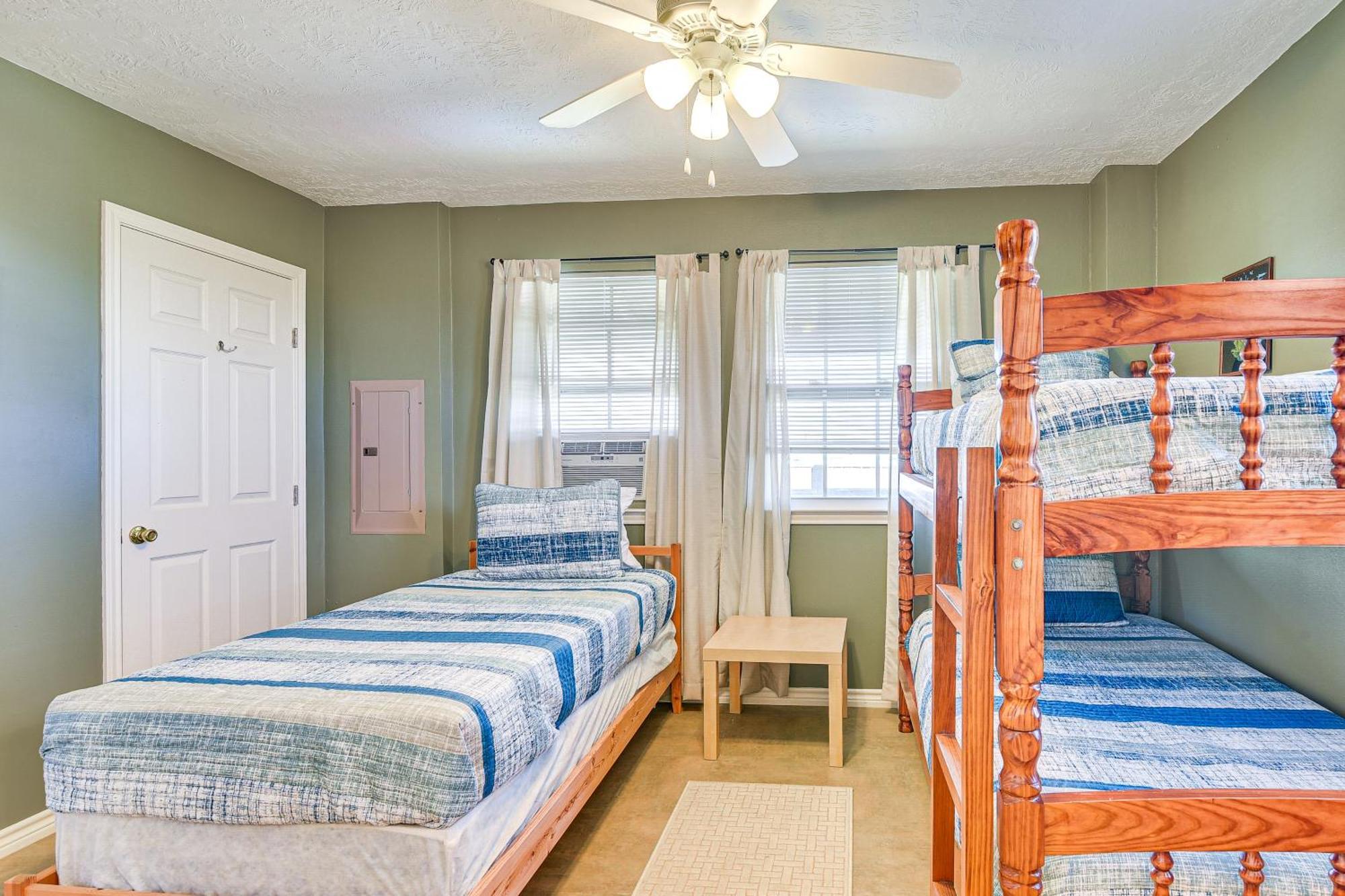 Crystal Beach Home With 2 Grills Walk To Shore! Extérieur photo