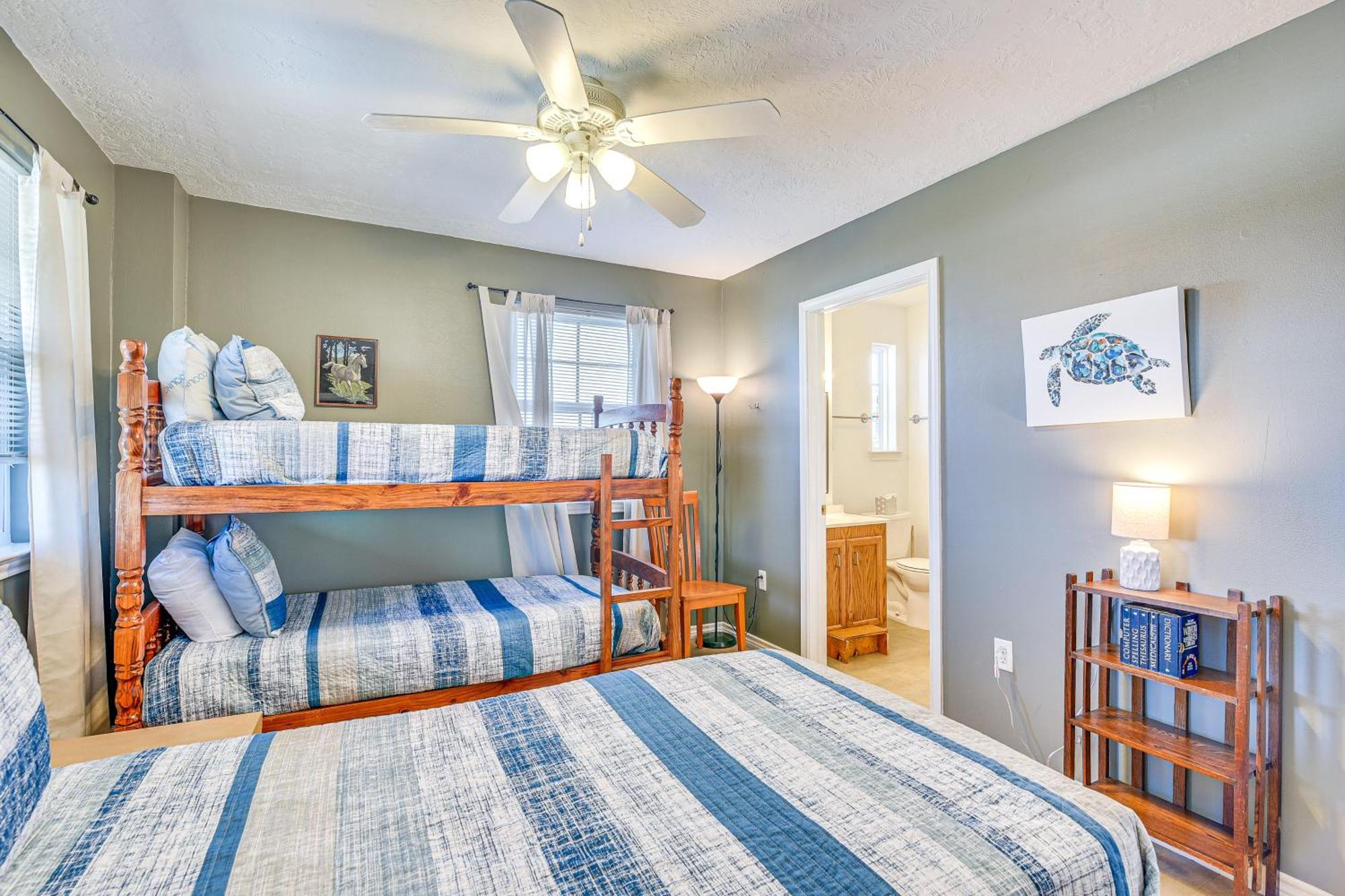 Crystal Beach Home With 2 Grills Walk To Shore! Extérieur photo